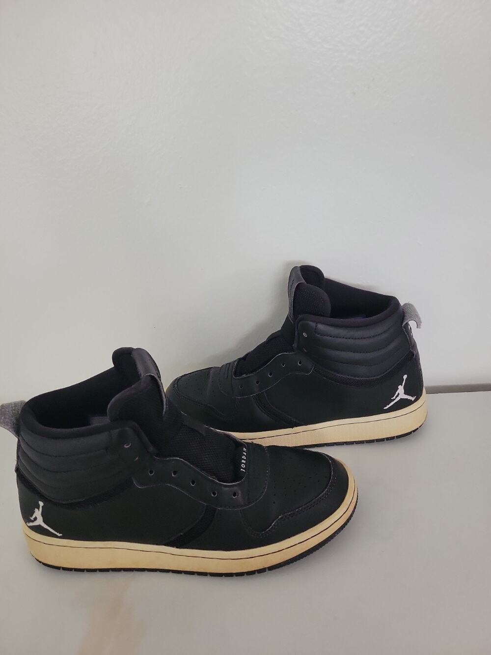 NIKE AIR JORDAN HERITAGE BASKETBALL SHOES 886310-010 SIZE 5Y KIDS YOUTH BLACK